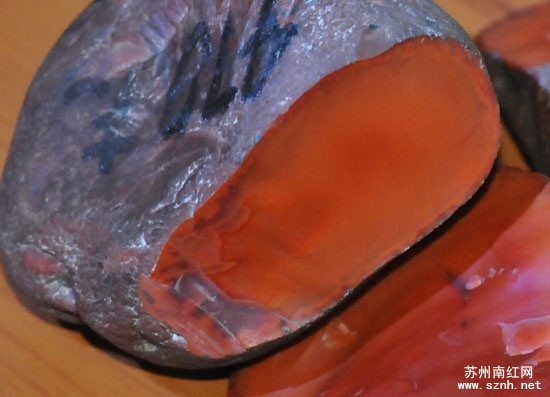 南红玛瑙原石收藏风险你了解多少？