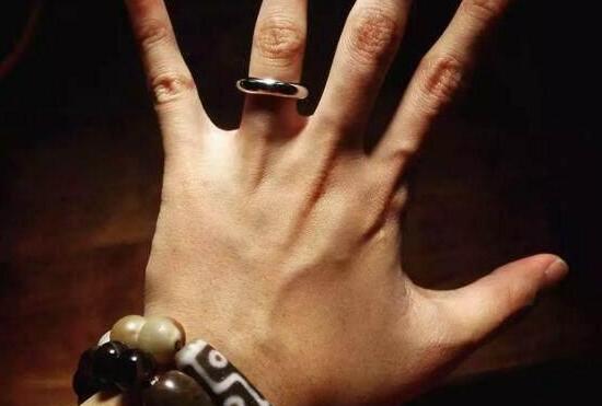 男人适合戴文玩戒指吗？网友的答案是一致的 文玩天下 第2张